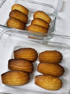 아몬드 가루로 만든 마들렌 보관